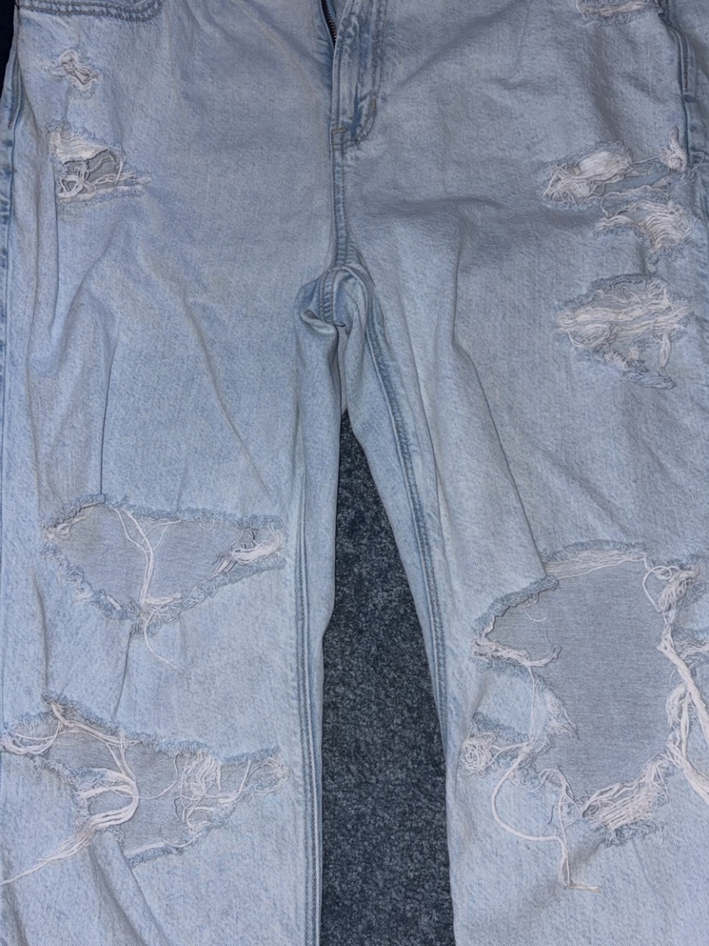 American Eagle Outfitters Light Mom Distressed Straight Leg Jeans